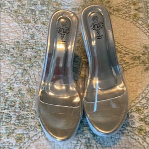 Size 8 wedding shoes.